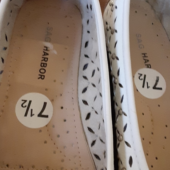 Sag Harbor Flats - Picture 2 of 5